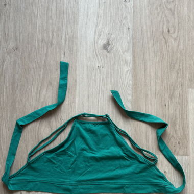 Crop top halter verde Urban Classics S