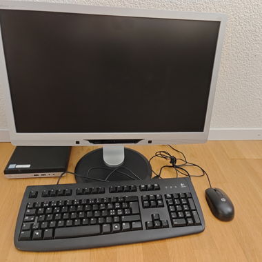 HP PC mit 24" Bildschirm, Tastatur, win 11, Office