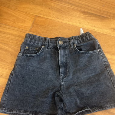 Schwarze kurze hosen