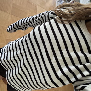 Gestreiftes Pullover-Shirt