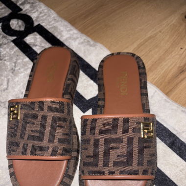 Fendi Sandalen 