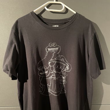 KAWS x Uniqlo x Sesame Street  T-Shirt