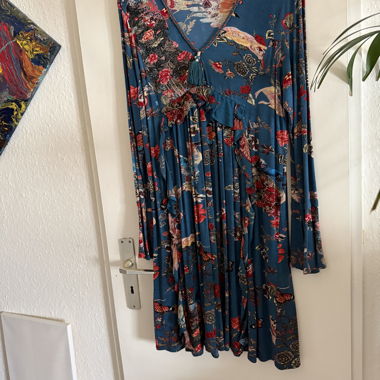 Wunderschönes grünes Kleid mit Muster, sehr elegant