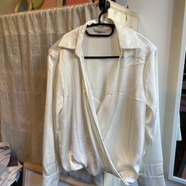 Blusa in raso bianco