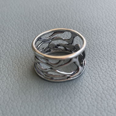 Bague large ajouree