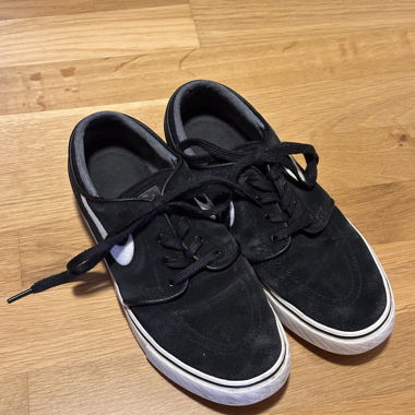 Baskets Nike noires et blanches