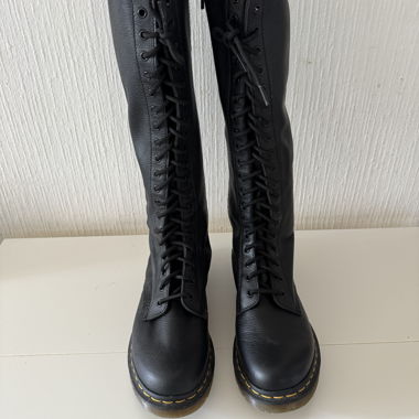 Bottes Dr. Martens montantes noires EU 43