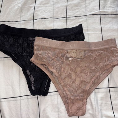 Lingerie en dentelle Gucci, lot de 2
