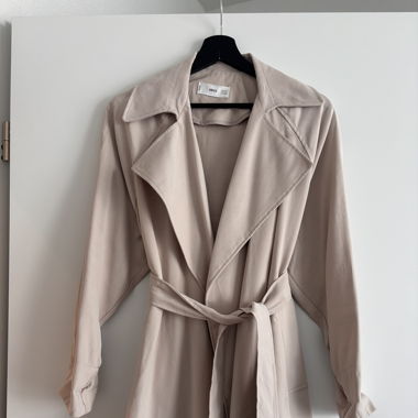 Manteau léger avec ceinture 