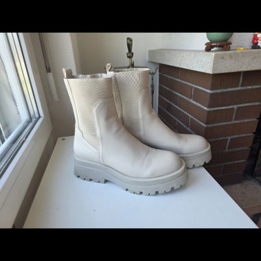 Beige Chelsea Boots