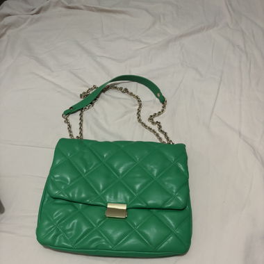 Elegante giftgrüne Handtasche 