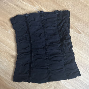 Top a fascia nero arricciato