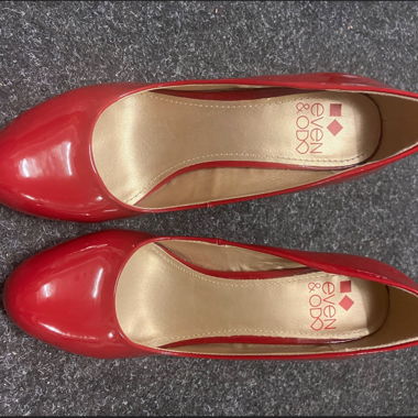 Escarpins en cuir verni rouge