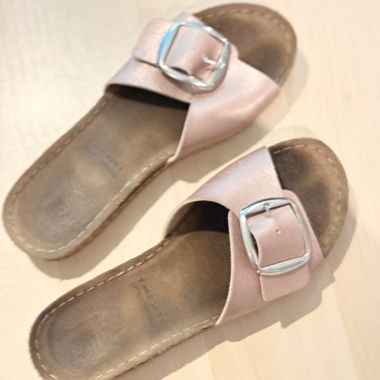 Ciabatte rosa con fibbia