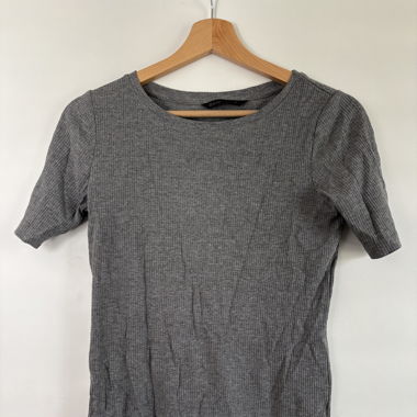 Graues T-Shirt 