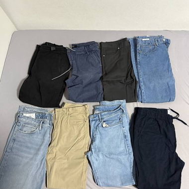 Lotto di 8 pantaloni taglia M (1 venduto)