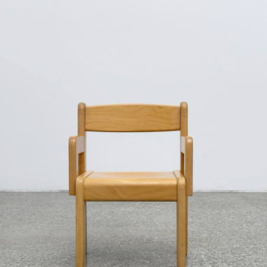 Schöner Kinderstuhl aus Holz   