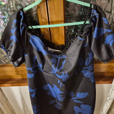Abito corto BODYFLIRT nero e blu in pizzo
