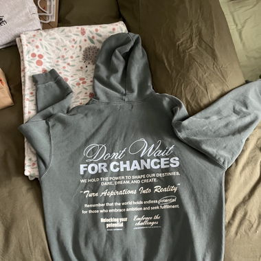 Pull&Bear Kapuzenpulli mit text 