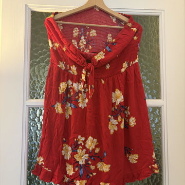 Sommerkleid mit Blumenmuster