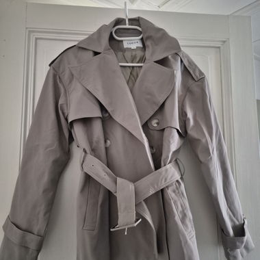 Short Beige Trench LUCCE