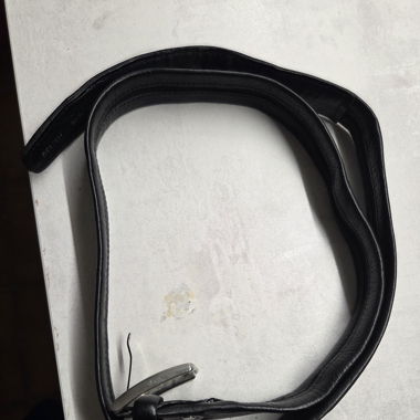 Longue ceinture avec fermeture cache argent 