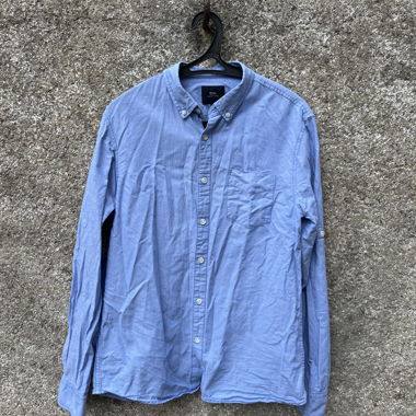Himmelblaue Hemd
