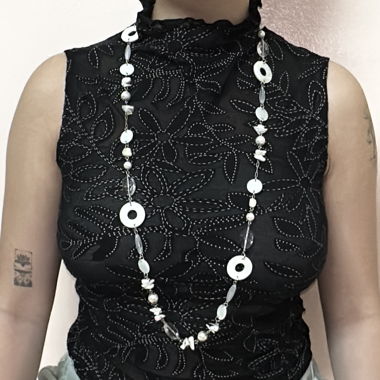 japanese vintage: necklace with white beads