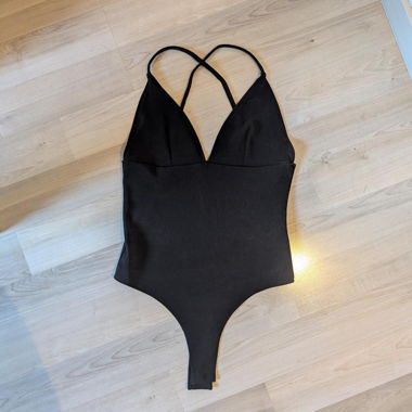 Schwarzer Body BikBok