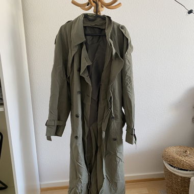 Trench lungo verde oliva
