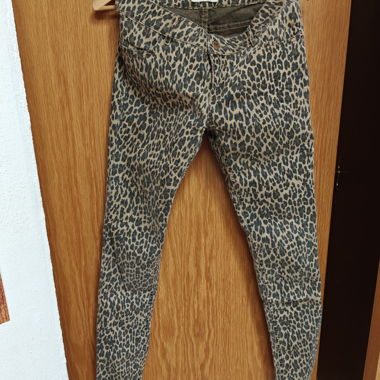 Leo-Print Skinny Jeans