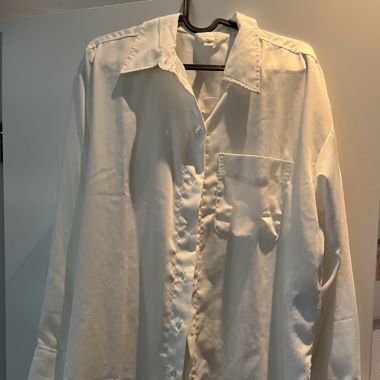 Schöne weisse Bluse