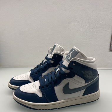 Nike Air Jordan 1