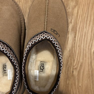 Chaussons UGG Taille 38, couleur beige
