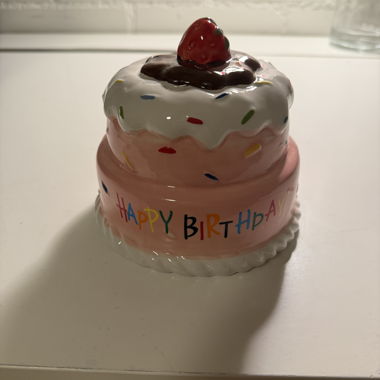 Tirelire gâteau d'anniversaire en céramique