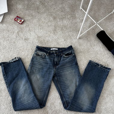 Zara low rise jeans size 34