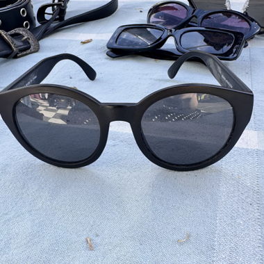 Lunettes de soleil noires