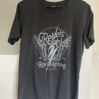 T-shirt noir Ginatricot