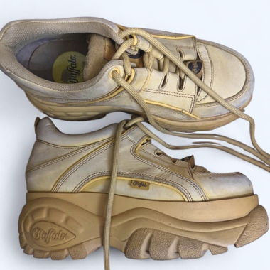 Sneaker Buffalo con plateau
