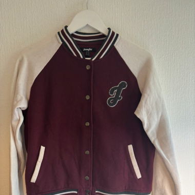 Veste de style universitaire 