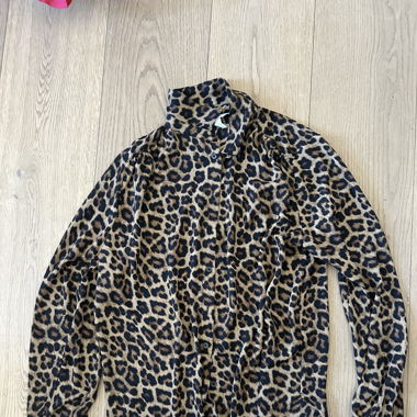 leo print bluse