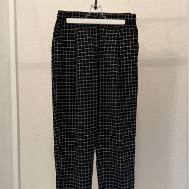 Schwarze Karohose