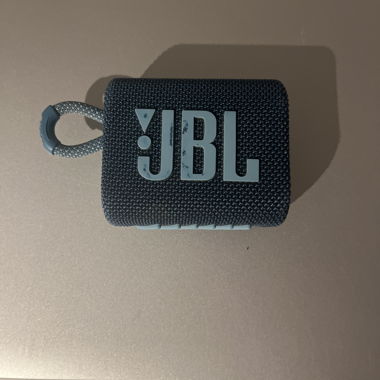 Tragbarer JBL-Lautsprecher
