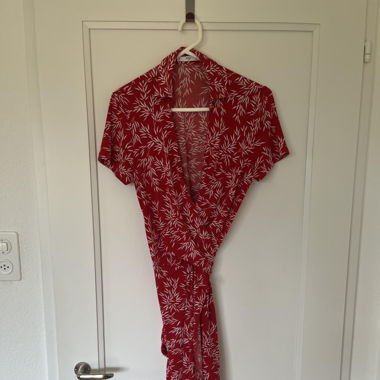 Robe rouge Mango 