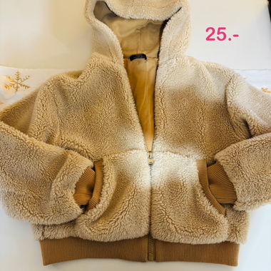 Giacca teddy con cappuccio Bershka