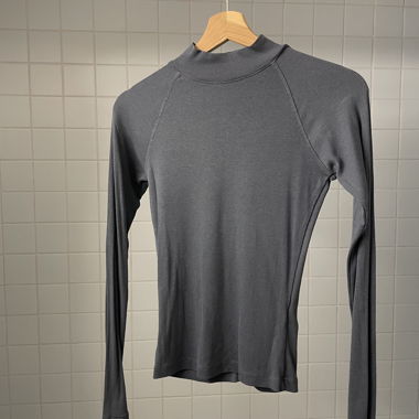 Top a manica lunga a coste Oysho grigio XS