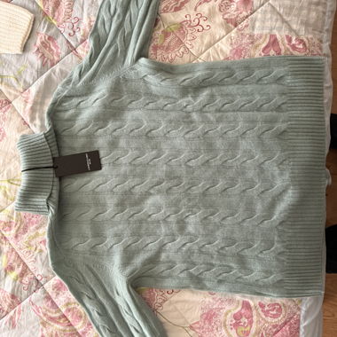 Lawrence Grey Pullover 