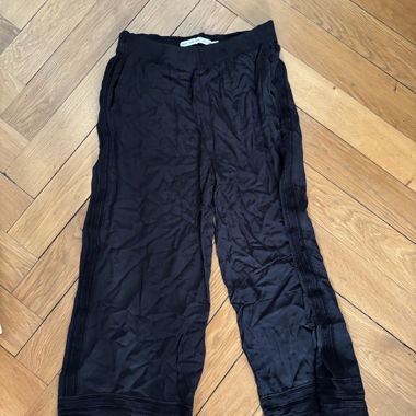 Pantalon en dentelle noire UE 34