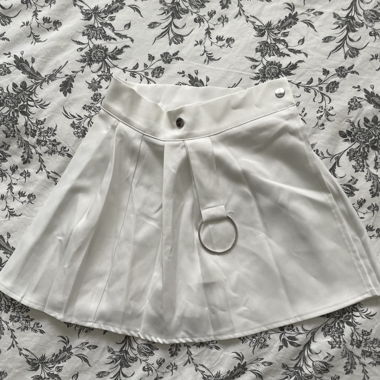 White folded Skirt with chain hook