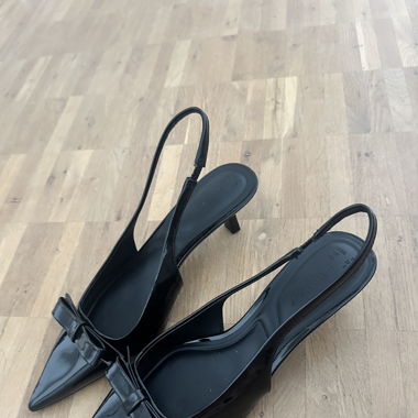 Schwarze Heels